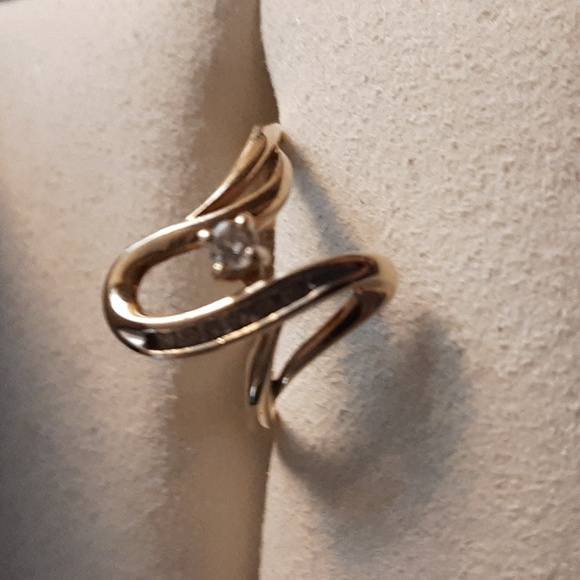 Ladies 10k Yellow gold ring - Picture 4 of 5